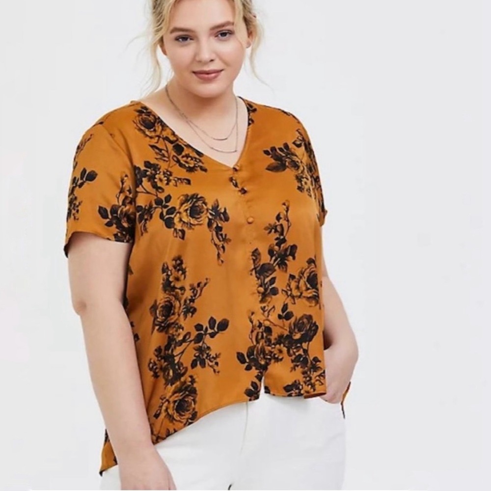 Torrid Floral Satin Charmesuse Button Blouse Marigold Black Plus Size 4 4X